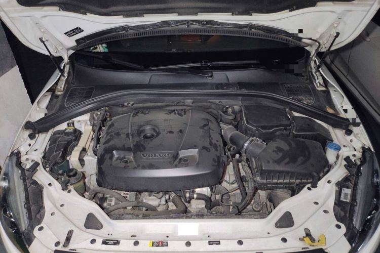 Used Volvo XC60 2016 T5 Smart Upgrade Model Engine Bay