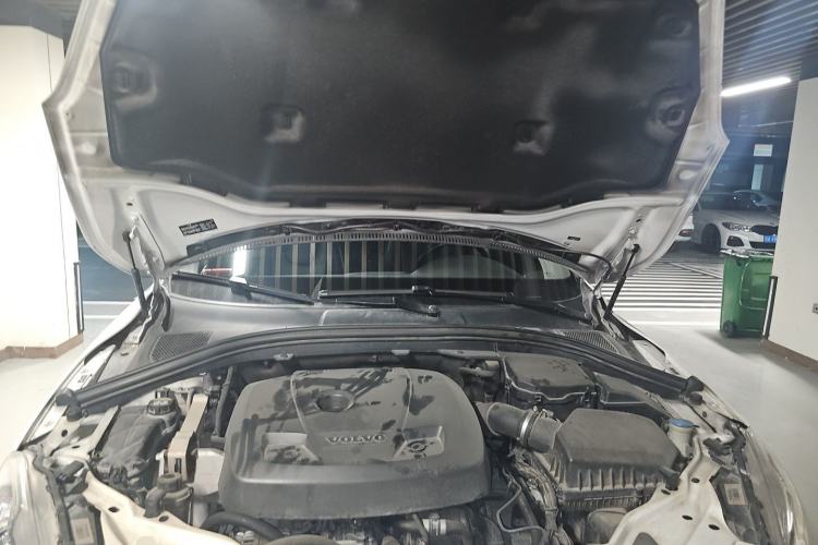 Used Volvo XC60 2016 T5 Smart Drive Edition Engine Bay