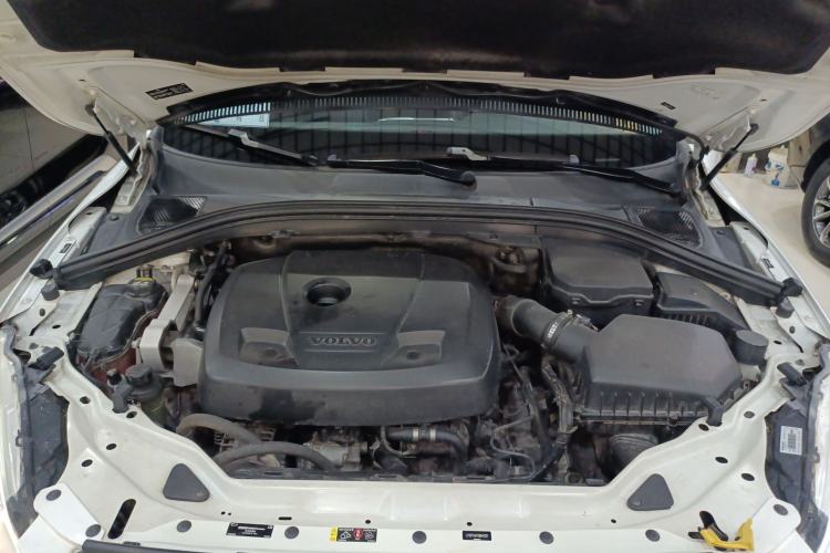 Used Volvo XC60 2016 T5 Smart Upgrade Model Engine Bay