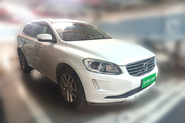Used Volvo XC60 2016 T5 Smart Upgrade Model Front Right 45 Deg