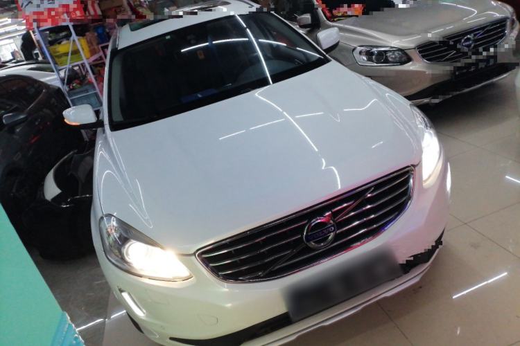 Used Volvo XC60 2016 T5 Smart Upgrade Model Front Right 45 Deg