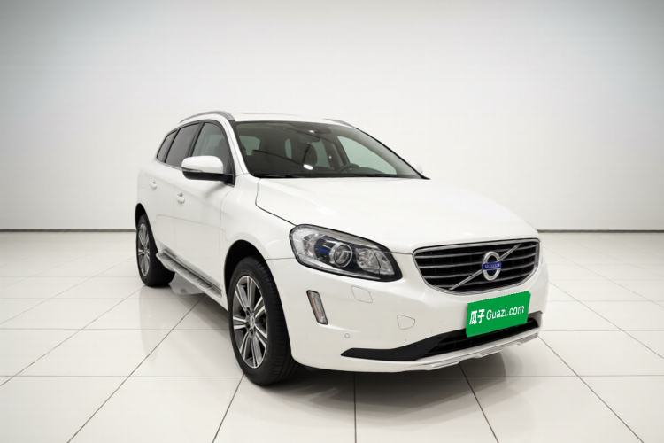 Used Volvo XC60 2016 T5 Smart Version Front Right 45 Deg