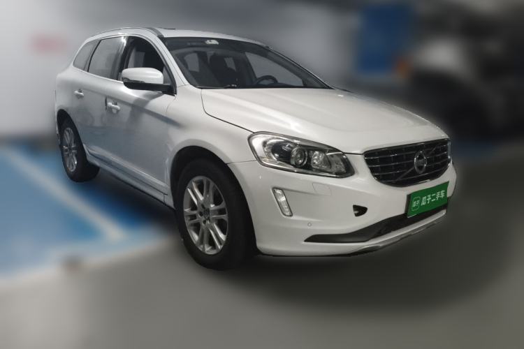 Used Volvo XC60 2016 T5 Smart Version Front Right 45 Deg