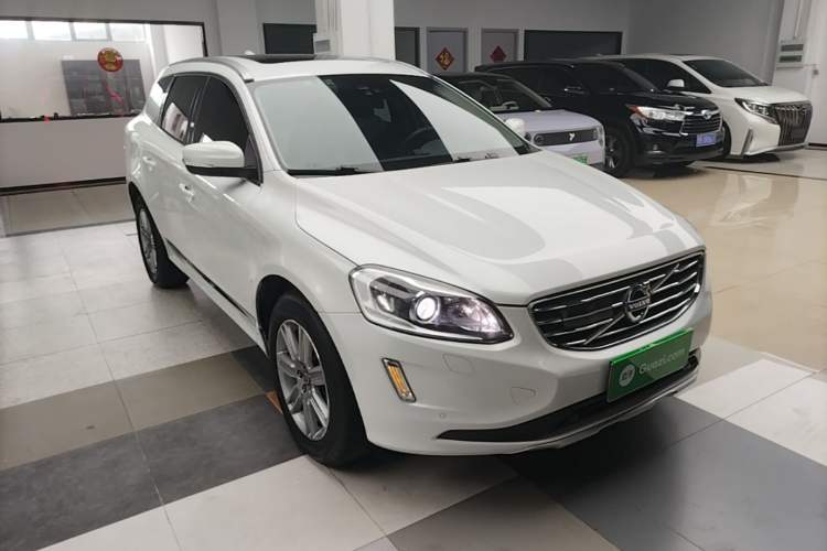 Used Volvo XC60 2016 T5 AWD Zhiyuan Edition Front Right 45 Deg