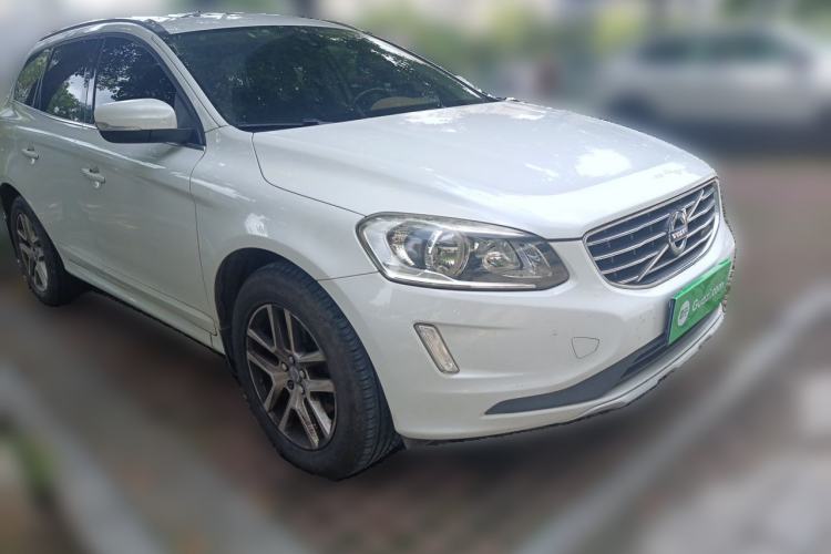 Used Volvo XC60 2016 T5 Smart Drive Edition Front Right 45 Deg