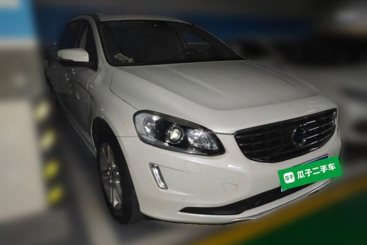Used Volvo XC60 2016 T5 Smart Upgrade Model Front Right 45 Deg