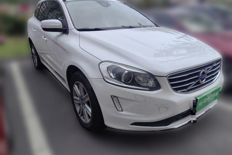 Used Volvo XC60 2016 T5 Smart Version Front Right 45 Deg