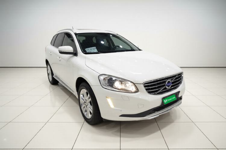 Used Volvo XC60 2016 T5 Smart Upgrade Model Front Right 45 Deg