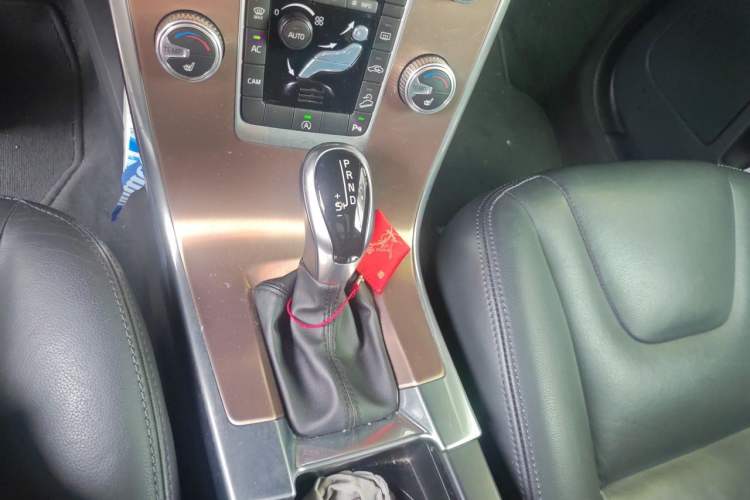 Used Volvo XC60 2016 T5 Smart Upgrade Model Gear Lever