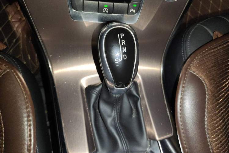 Used Volvo XC60 2016 T5 Smart Upgrade Model Gear Lever