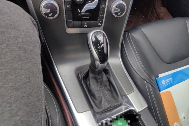 Used Volvo XC60 2016 T5 Smart Version Gear Lever