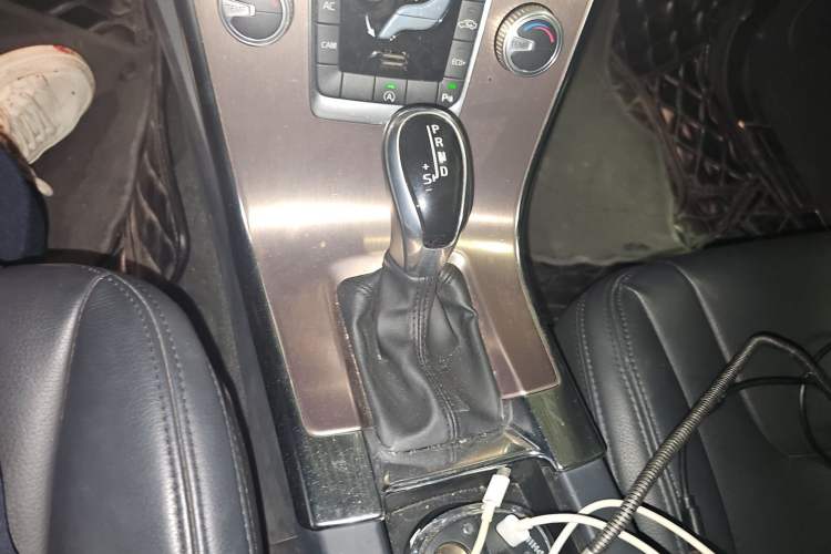 Used Volvo XC60 2016 T5 Smart Drive Edition Gear Lever