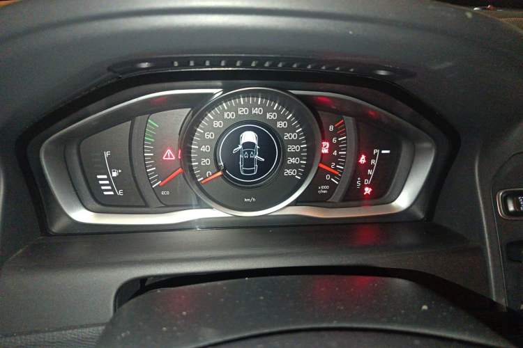 Used Volvo XC60 2016 T5 Smart Upgrade Model Instrument Cluster
