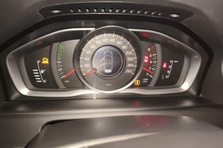 Used Volvo XC60 2016 T5 Smart Version Instrument Cluster
