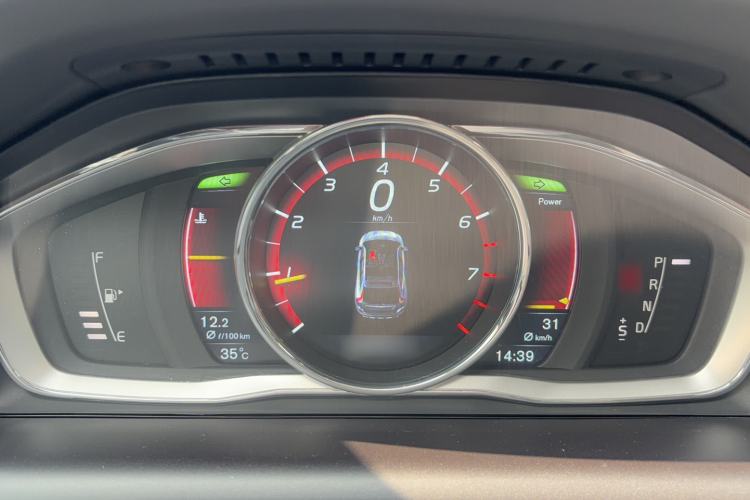 Used Volvo XC60 2016 T5 AWD Zhiyuan Edition Instrument Cluster