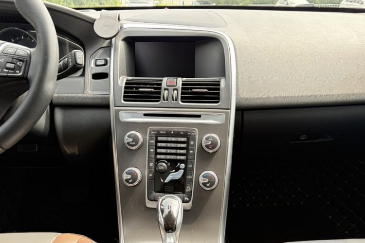 Used Volvo XC60 2016 T5 AWD Zhiyuan Edition Interior 2