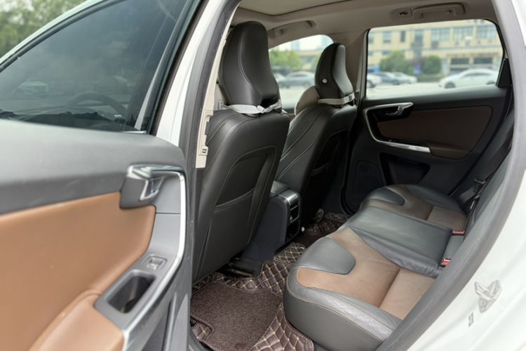 Used Volvo XC60 2016 T5 AWD Zhiyuan Edition Interior 3