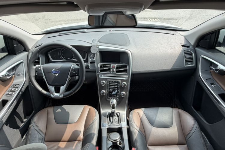 Used Volvo XC60 2016 T5 AWD Zhiyuan Edition Interior 6