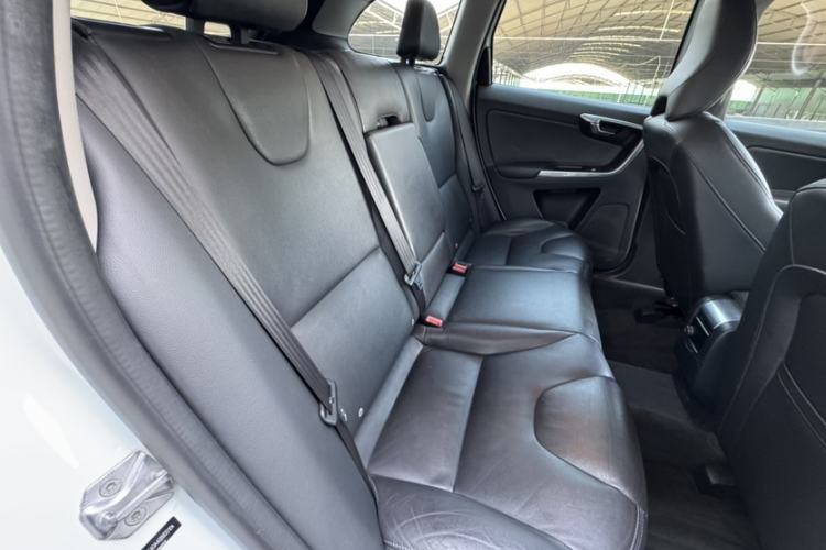 Used Volvo XC60 2016 T5 Smart Upgrade Model Interior 9