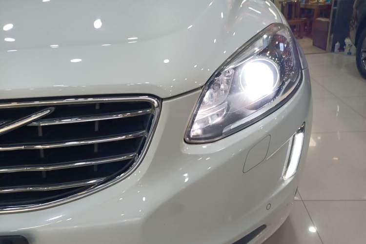 Used Volvo XC60 2016 T5 Smart Upgrade Model Left Front Headlight