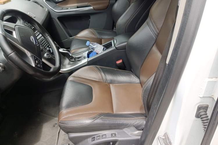 Used Volvo XC60 2016 T5 Smart Version Left Front Seat