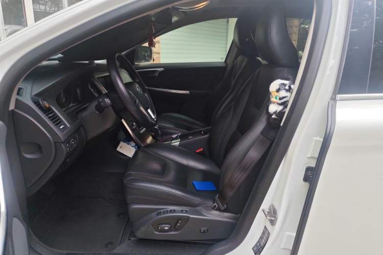 Used Volvo XC60 2016 T5 Smart Upgrade Model Left Front Seat
