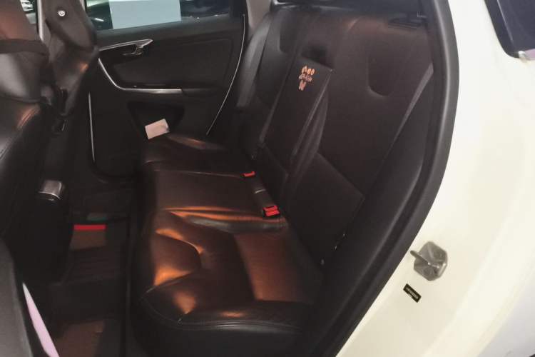 Used Volvo XC60 2016 T5 Smart Version Left Rear Seat