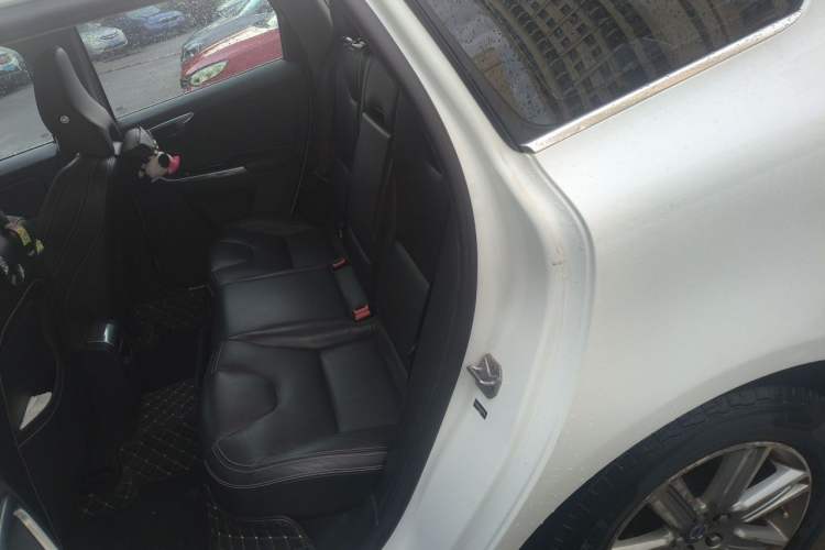 Used Volvo XC60 2016 T5 AWD Zhiyuan Edition Left Rear Seat