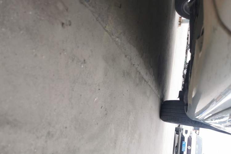 Used Volvo XC60 2016 T5 Smart Upgrade Model Left Side Sill