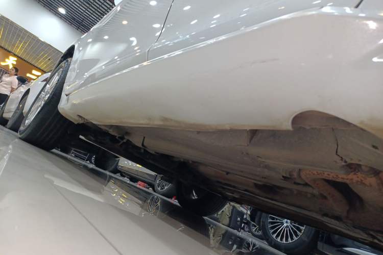 Used Volvo XC60 2016 T5 Smart Upgrade Model Left Side Sill