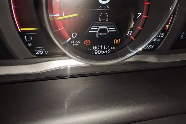 Used Volvo XC60 2016 T5 Smart Version Odometer Close Up