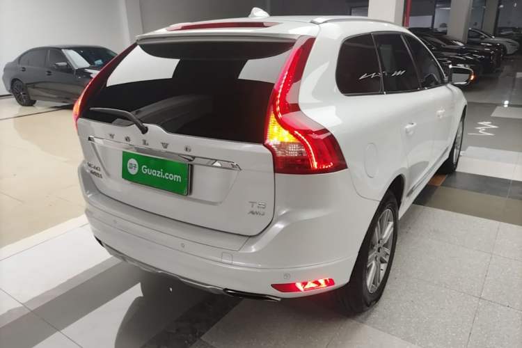 Used Volvo XC60 2016 T5 AWD Zhiyuan Edition Rear Right 45 Deg
