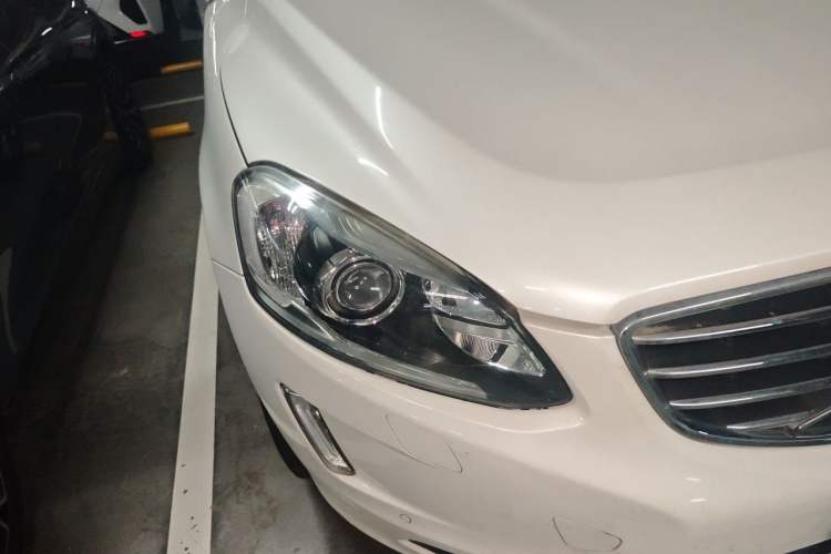 Used Volvo XC60 2016 T5 Smart Version Right Front Headlight