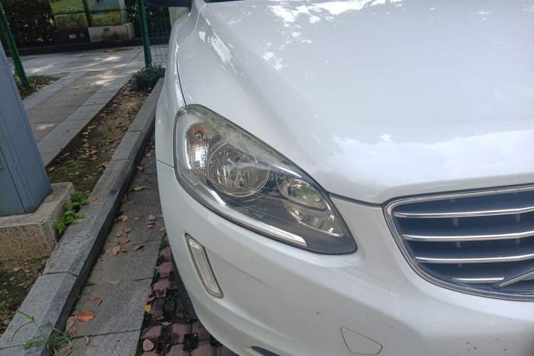 Used Volvo XC60 2016 T5 Smart Drive Edition Right Front Headlight