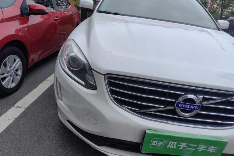 Used Volvo XC60 2016 T5 Smart Version Right Front Headlight