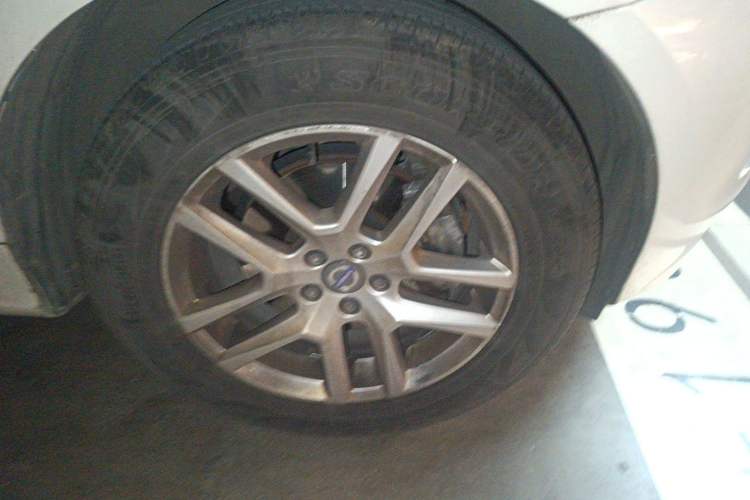 Used Volvo XC60 2016 T5 Smart Upgrade Model Right Front Wheel Hub