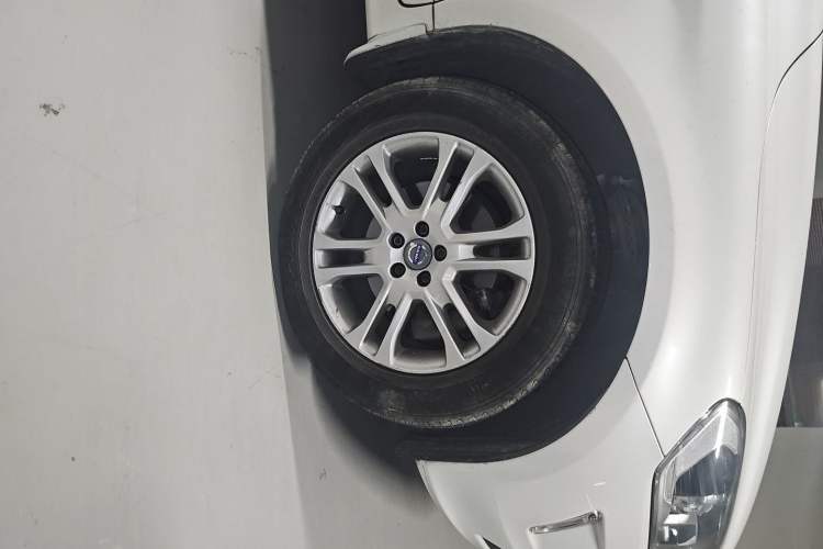 Used Volvo XC60 2016 T5 Smart Drive Edition Right Front Wheel Hub