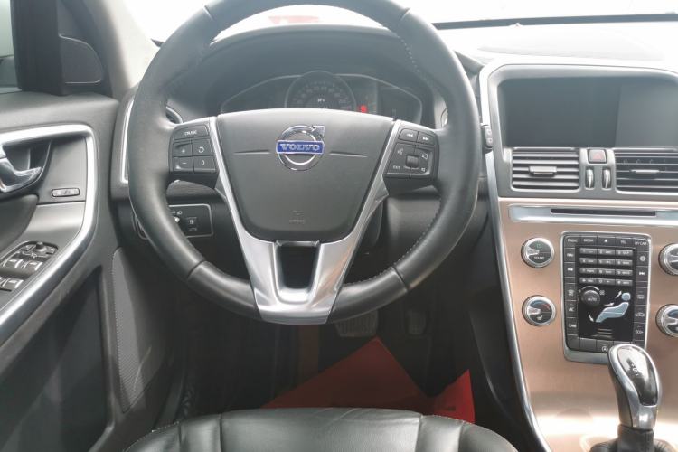 Used Volvo XC60 2016 T5 Smart Upgrade Model Steering Wheel