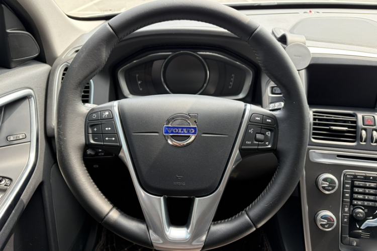 Used Volvo XC60 2016 T5 AWD Zhiyuan Edition Steering Wheel