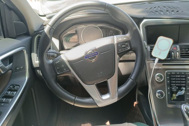 Used Volvo XC60 2016 T5 Smart Version Steering Wheel