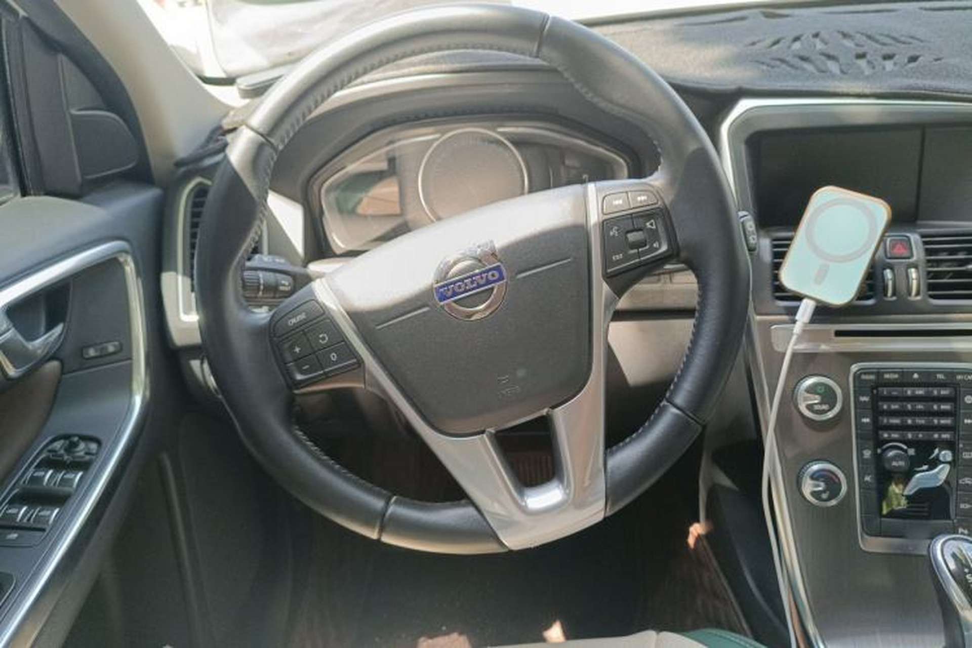 Used Volvo XC60 2016 T5 Smart Version Steering Wheel
