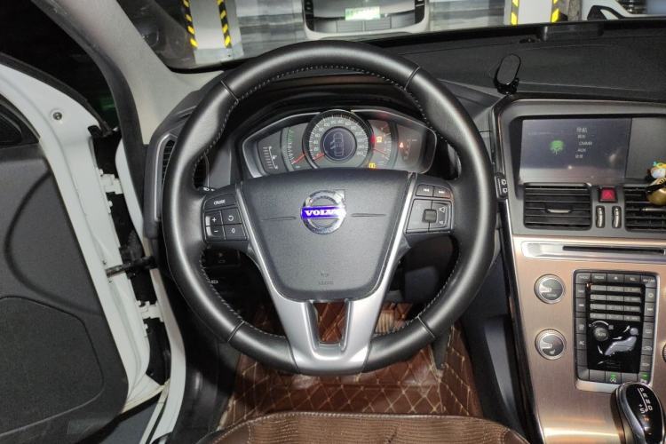 Used Volvo XC60 2016 T5 Smart Upgrade Model Steering Wheel