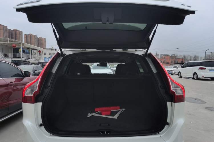 Used Volvo XC60 2016 T5 Smart Drive Edition Trunk