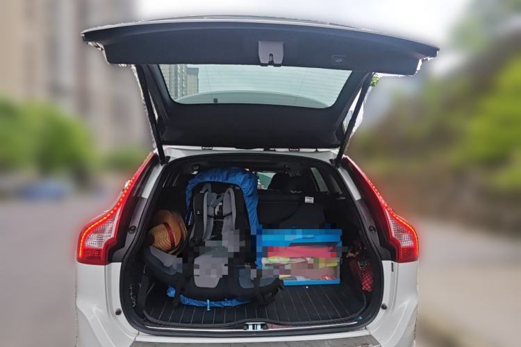 Used Volvo XC60 2016 T5 AWD Smart Drive Edition Trunk