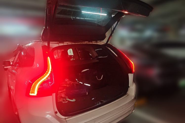 Used Volvo XC60 2016 T5 Smart Version Trunk