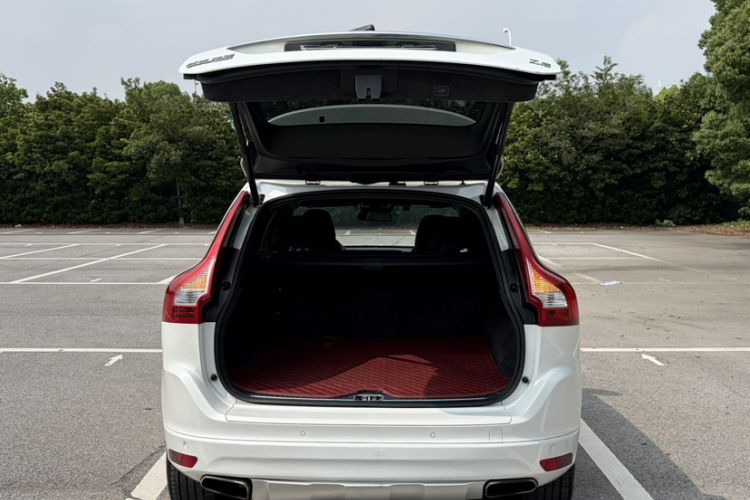 Used Volvo XC60 2016 T5 AWD Zhiyuan Edition Trunk