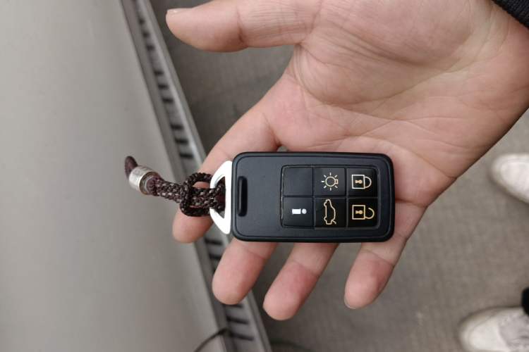 Used Volvo XC60 2016 T5 Smart Version Vehicle Key