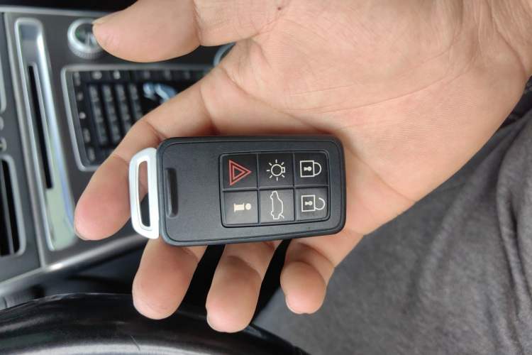 Used Volvo XC60 2016 T5 Smart Version Vehicle Key