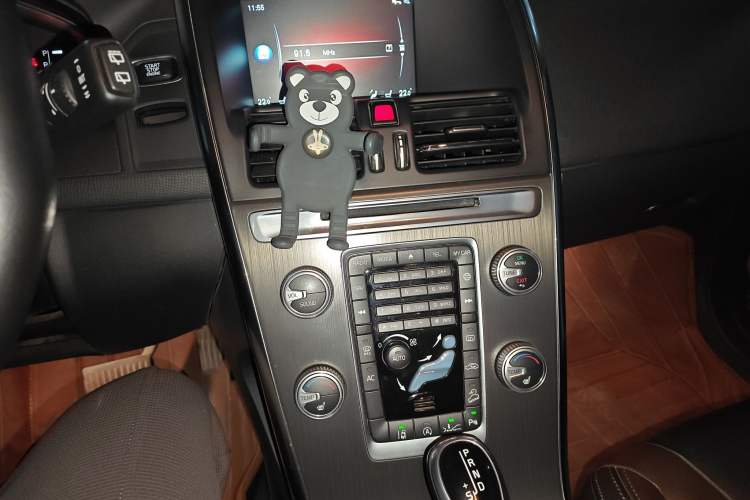 Used Volvo XC60 2016 T5 AWD Zhiyuan Edition Audio And AC Panel