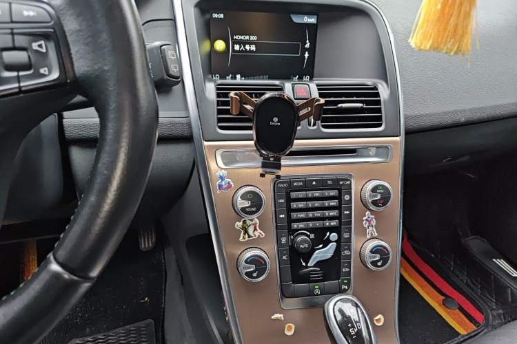 Used Volvo XC60 2016 T5 Smart Upgrade Model Audio And AC Panel